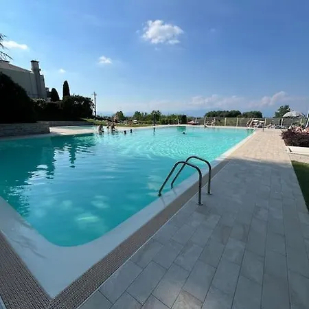 Vinessa- E Piscina Peschiera *