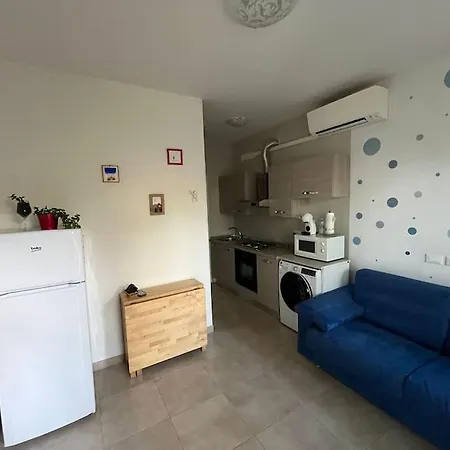 Vinessa- E Piscina Peschiera Apartman