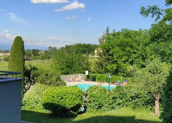 Vinessa- E Piscina Peschiera *